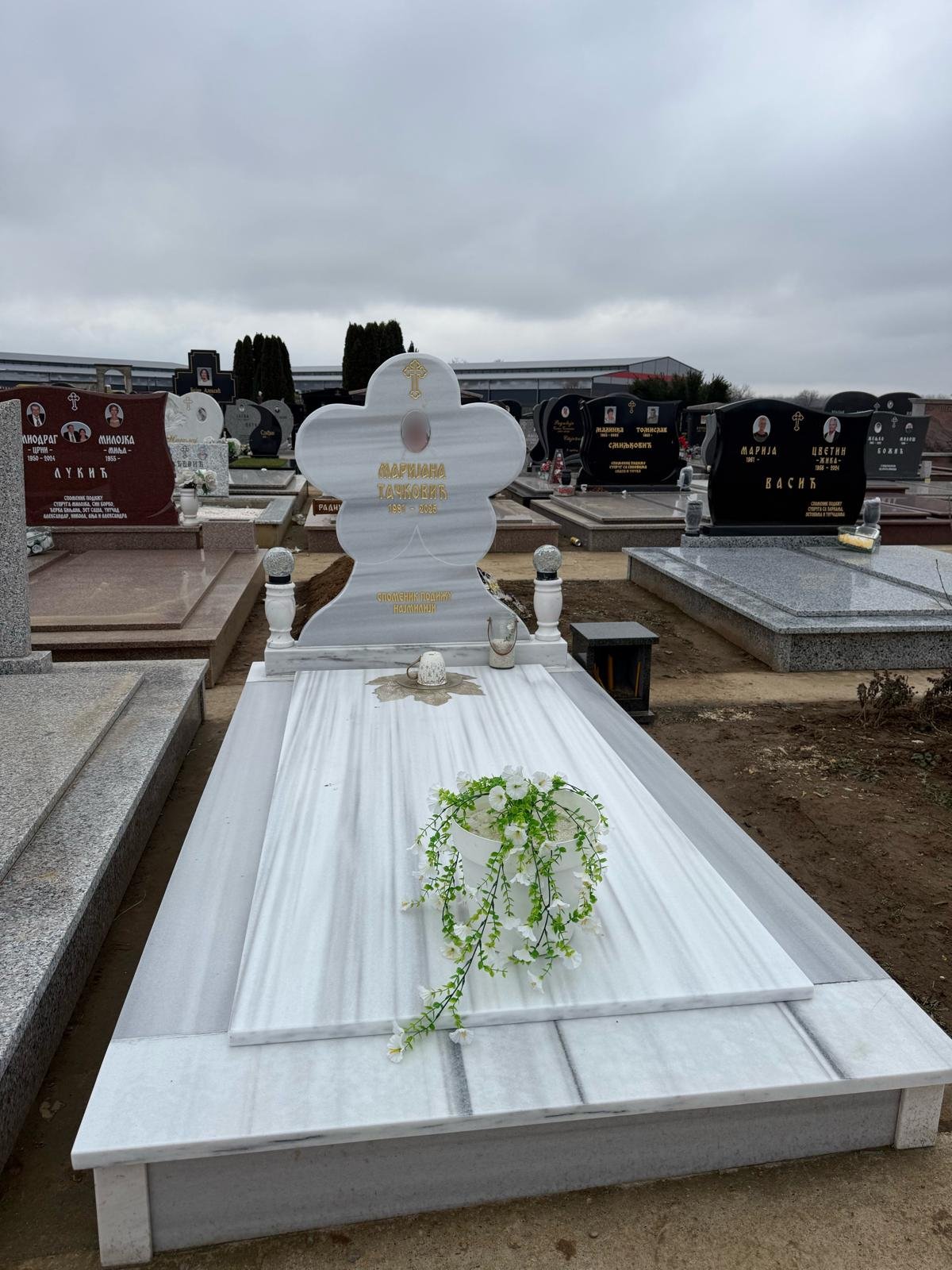 Spomenici za jedno 3